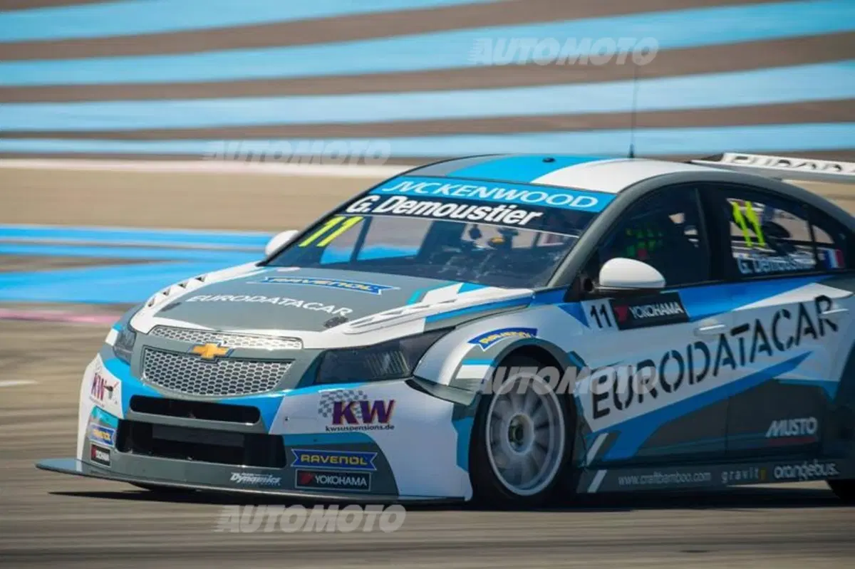 WTCC 2015, qualfiche Francia: pole per Loeb (11)