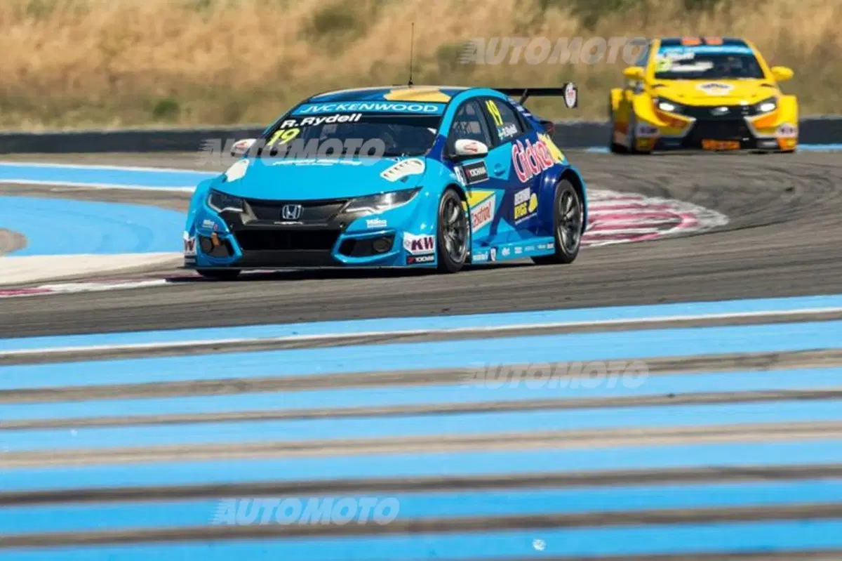 WTCC 2015, qualfiche Francia: pole per Loeb (32)