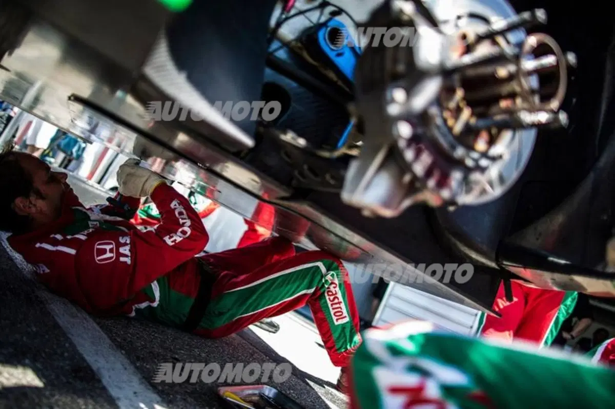 WTCC 2015, Francia: vincono Loeb e López (4)