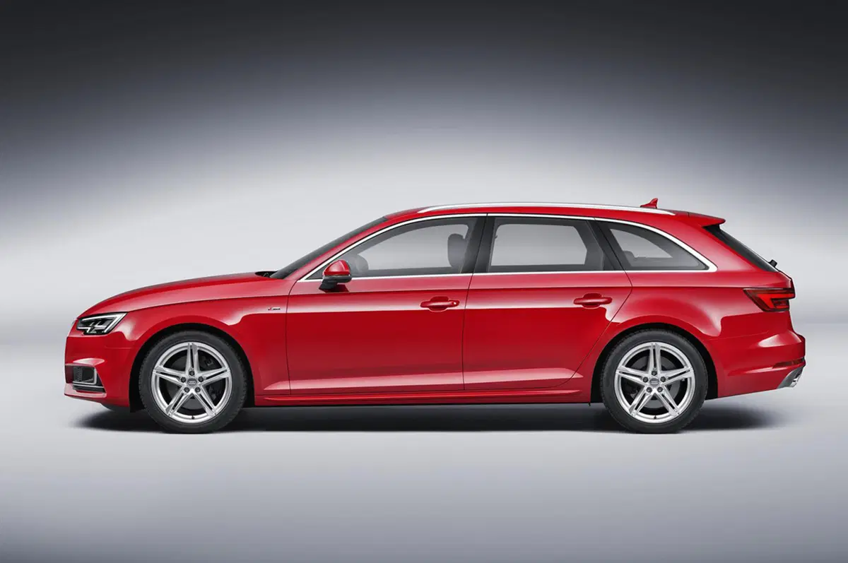 Audi A4: ecco la nuova berlina e Avant dei quattro anelli (40)