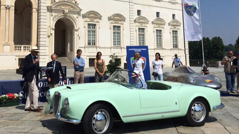 Concorso Nazionale d'Eleganza per automobili: vince la Lancia Aurelia B24 Spider