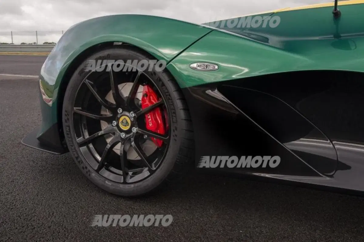 Lotus 3-Eleven, radicalmente britannica (5)