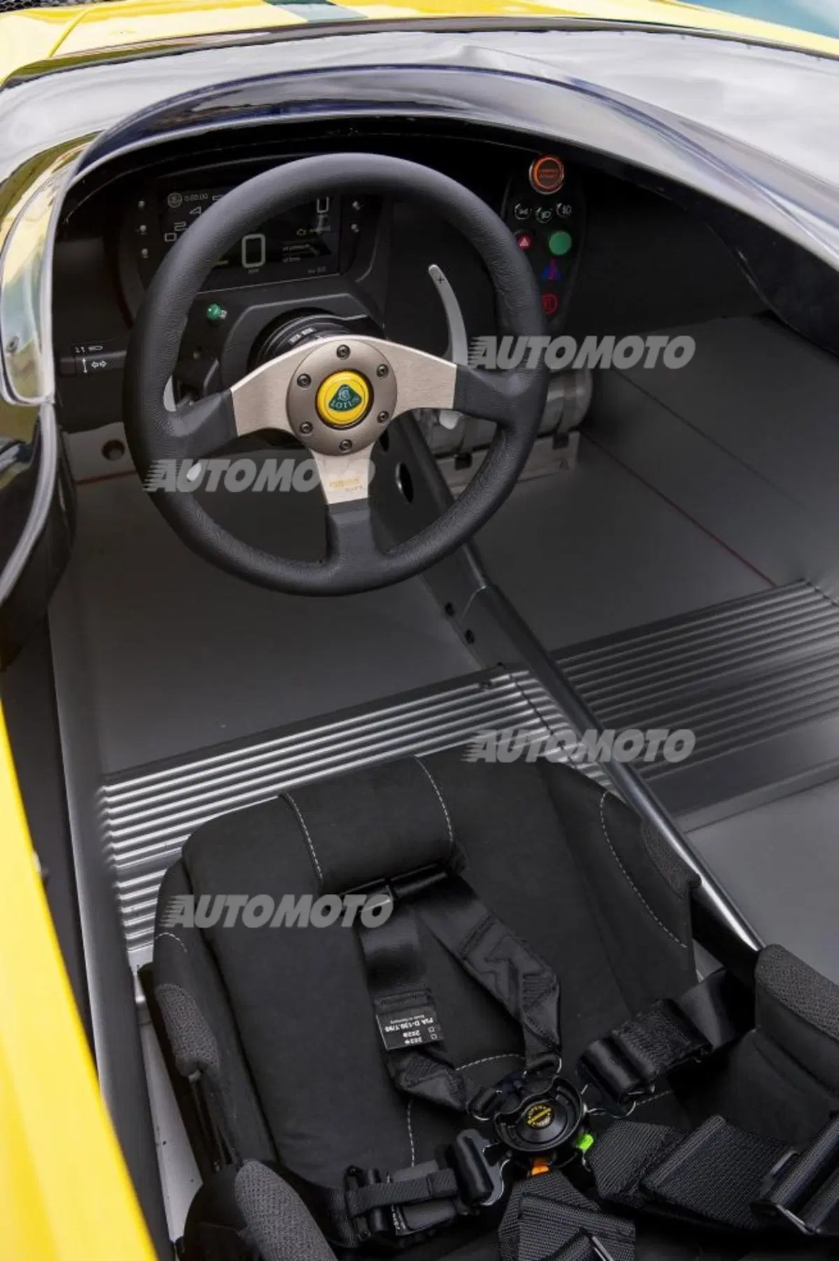 Lotus 3-Eleven, radicalmente britannica (8)