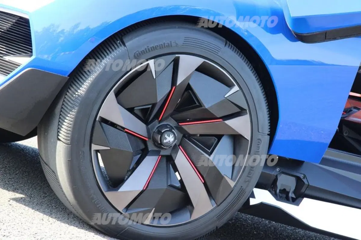 Peugeot Exalt e Quartz concept [video] (40)