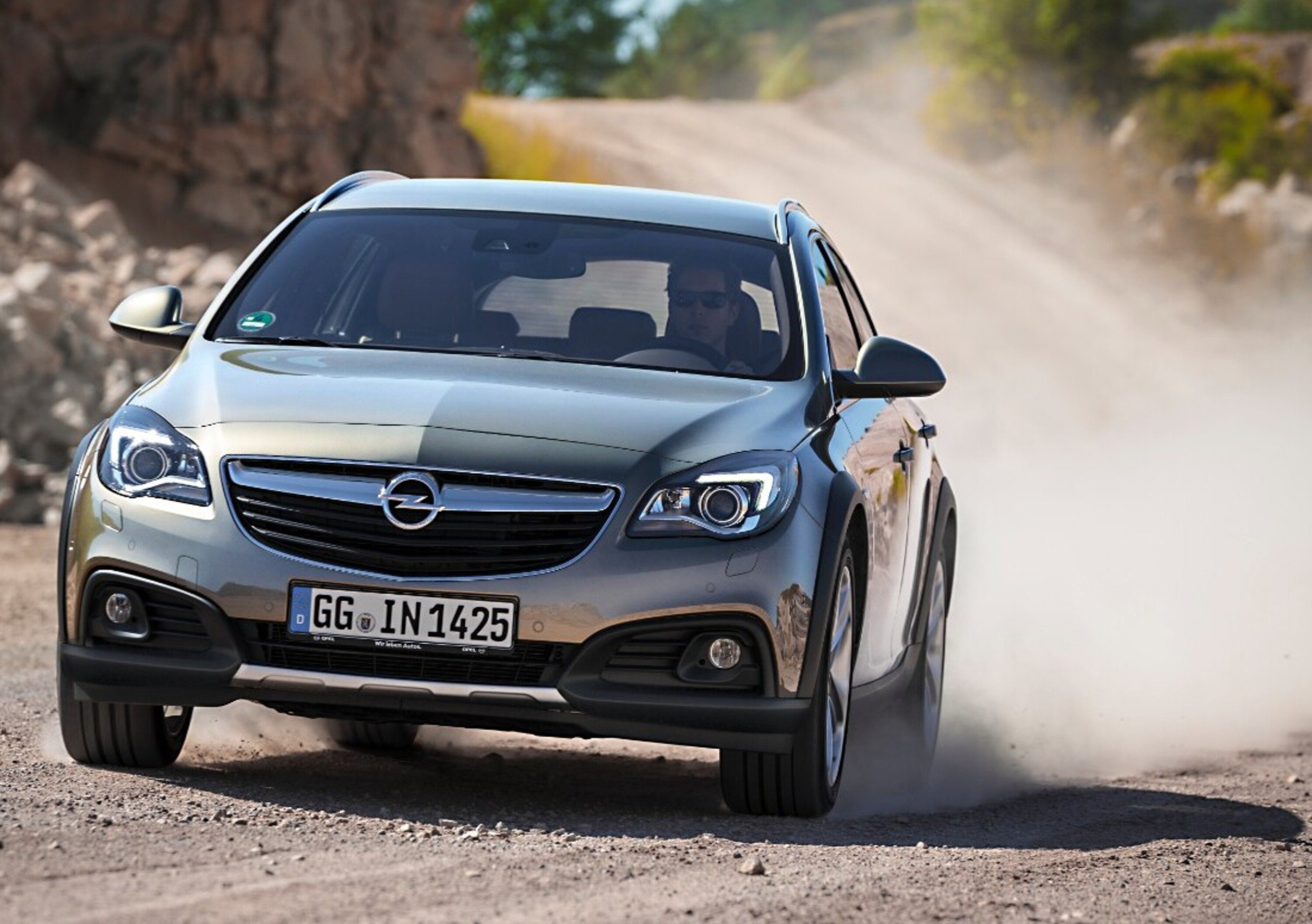 Opel Insignia, i nuovi diesel 1.6 CDTI sostituiscono i 2.0