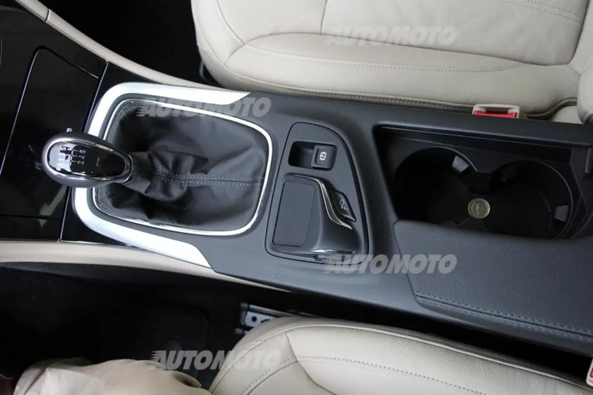 Opel Insignia, i nuovi diesel 1.6 CDTI sostituiscono i 2.0 (16)