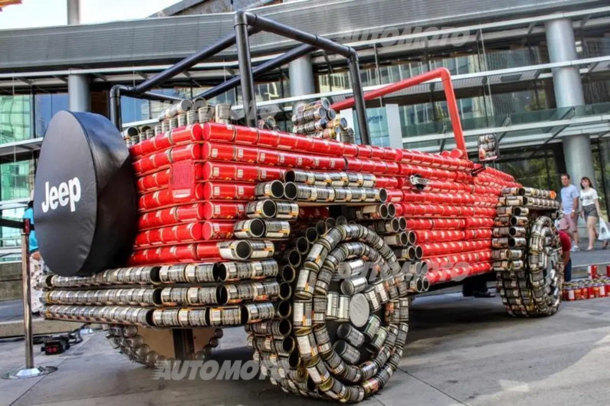 Una Jeep Wrangler costruita con... lattine (3)