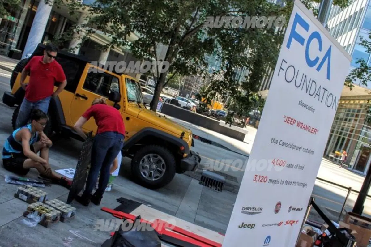 Una Jeep Wrangler costruita con... lattine (11)