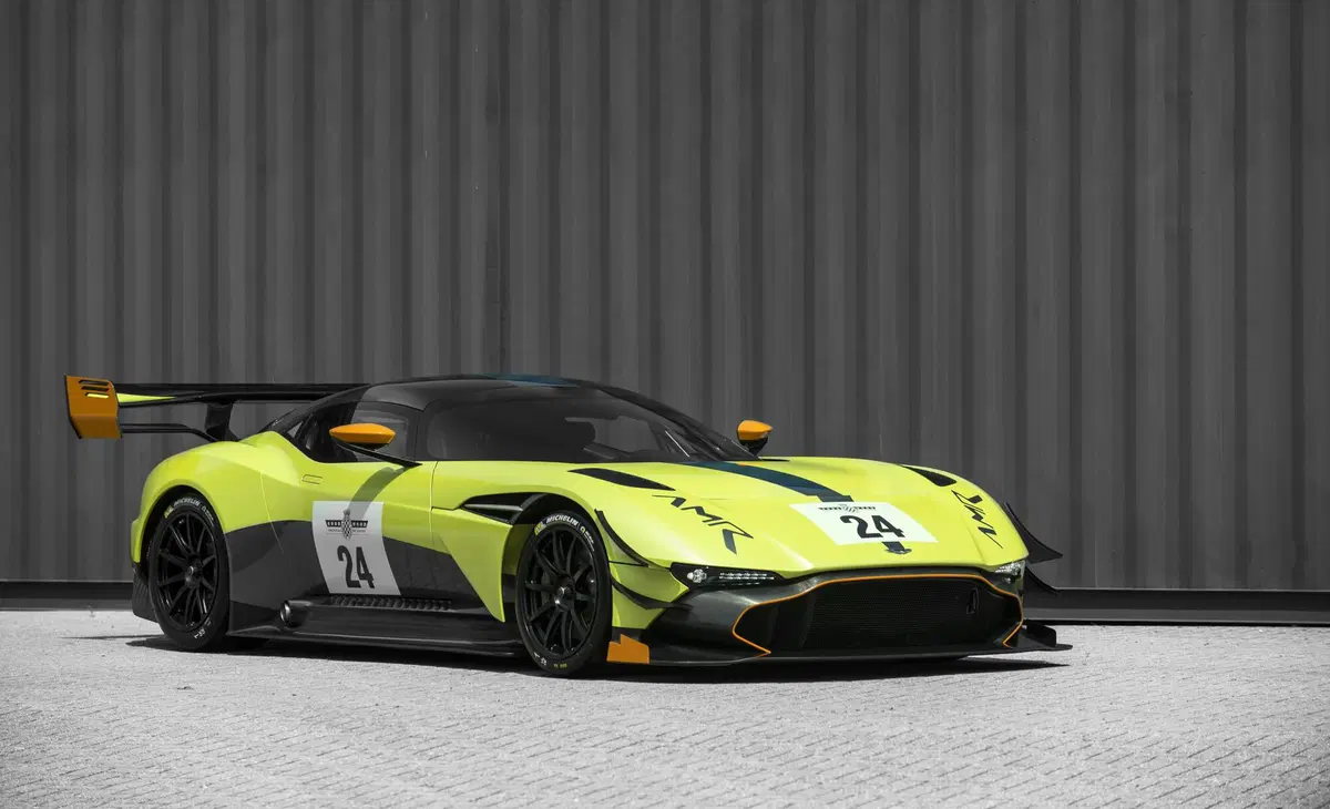 Aston Martin Vulcan AMR Pro, se la Vulcan non basta (4)