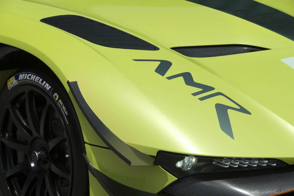 Aston Martin Vulcan AMR Pro, se la Vulcan non basta (6)