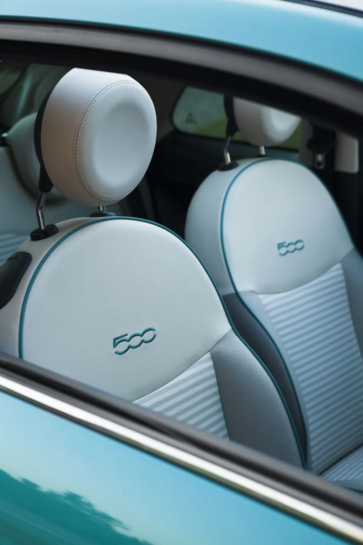 Fiat 500 Anniversario, omaggio agli anni '60 (14)
