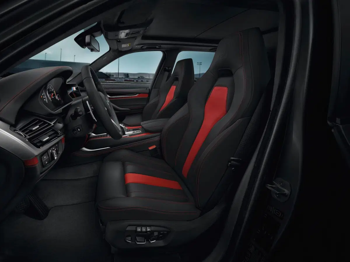 BMW X5 e X6 M Black Fire Edition, nero sportivo (7)