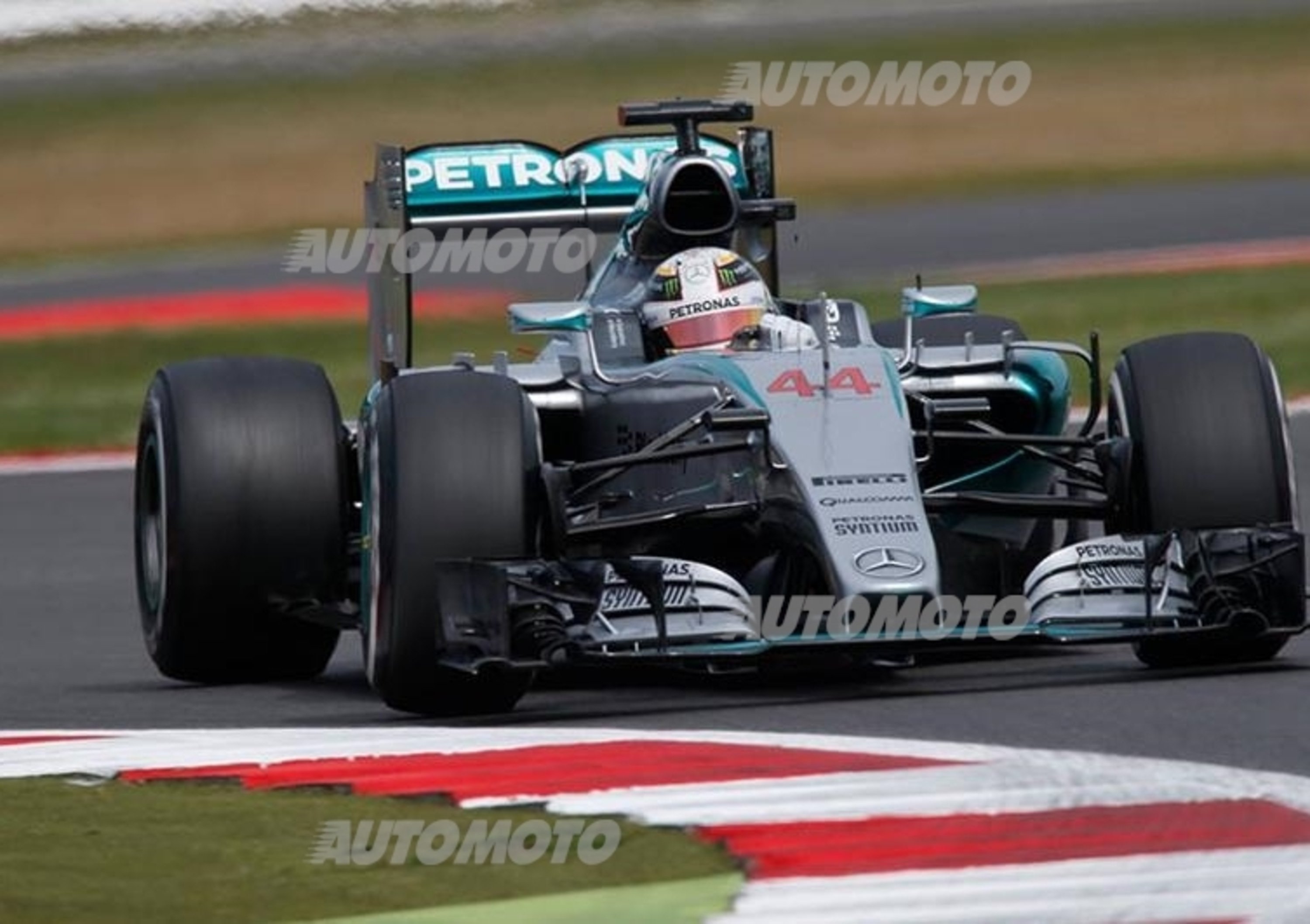 F1, Gp Gran Bretagna 2015: pole per Hamilton