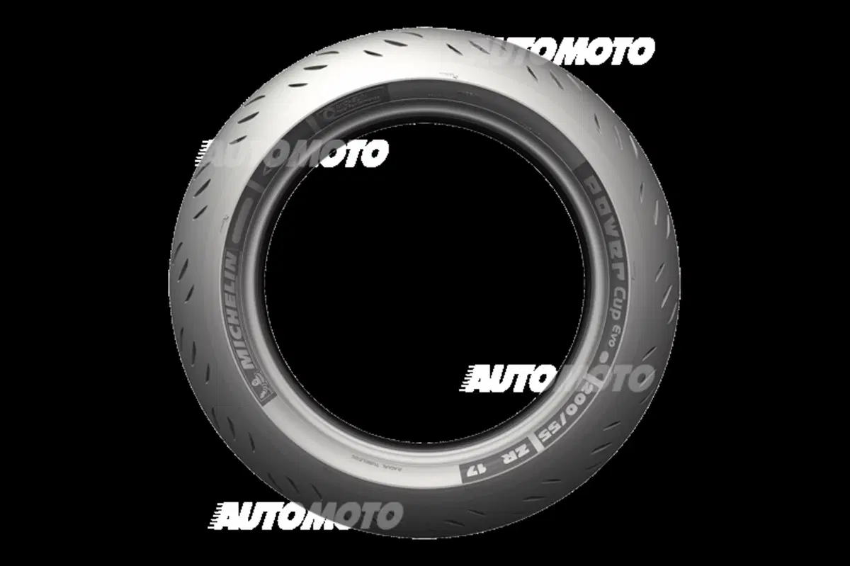 Michelin, mobilità a 360°: dalle auto alle moto(GP) fino... alle suole! (18)