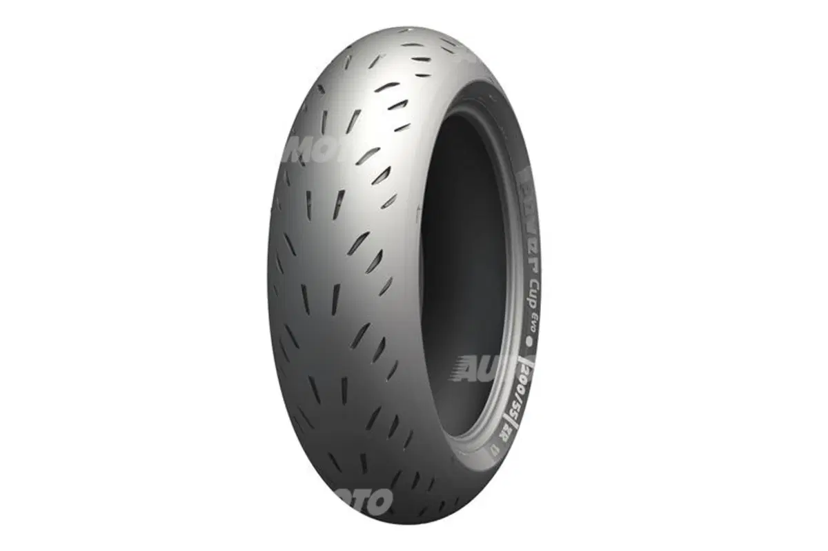 Michelin, mobilità a 360°: dalle auto alle moto(GP) fino... alle suole! (27)