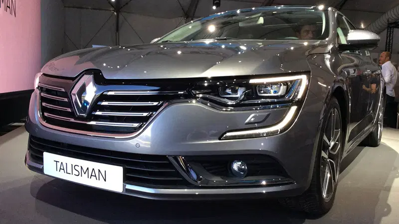 Renault Talisman: ecco l'erede della Laguna. Foto e dettagli