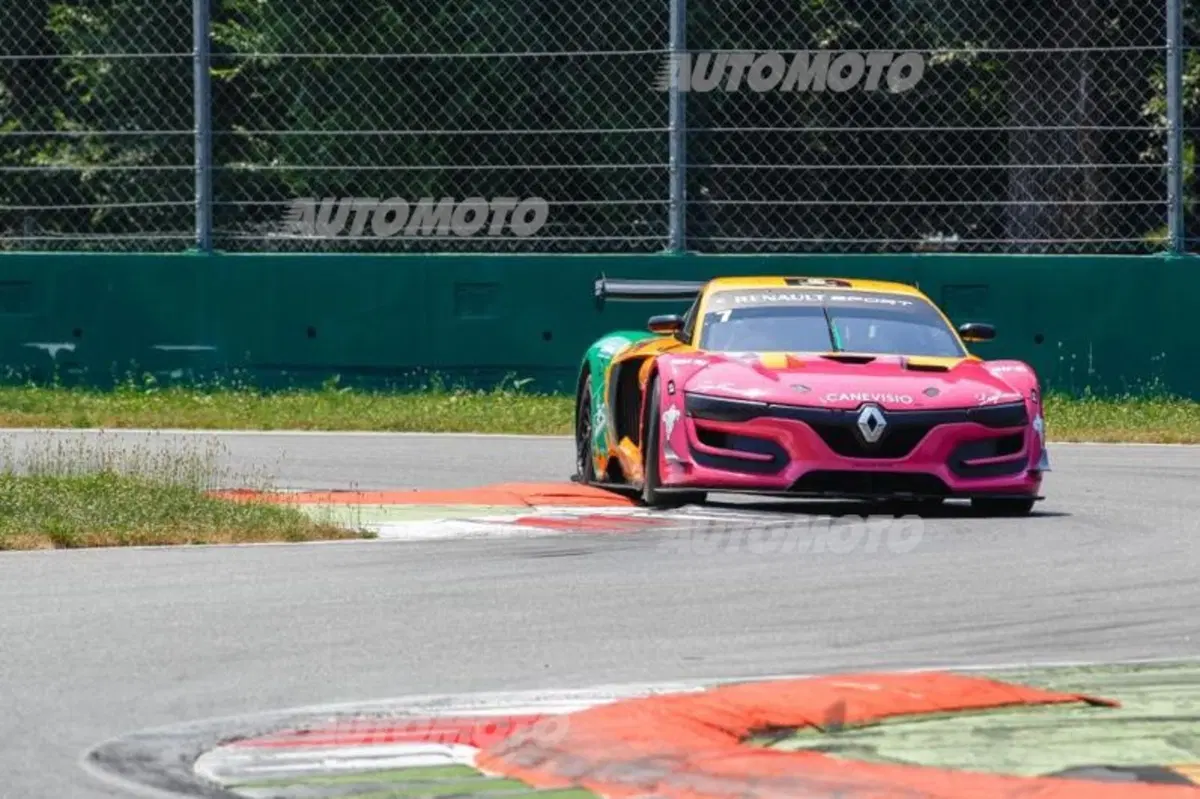 Renault R.S. 01, Filippo Zanier: «A Spa abbiamo dato 5 secondi alle GT3...» (10)