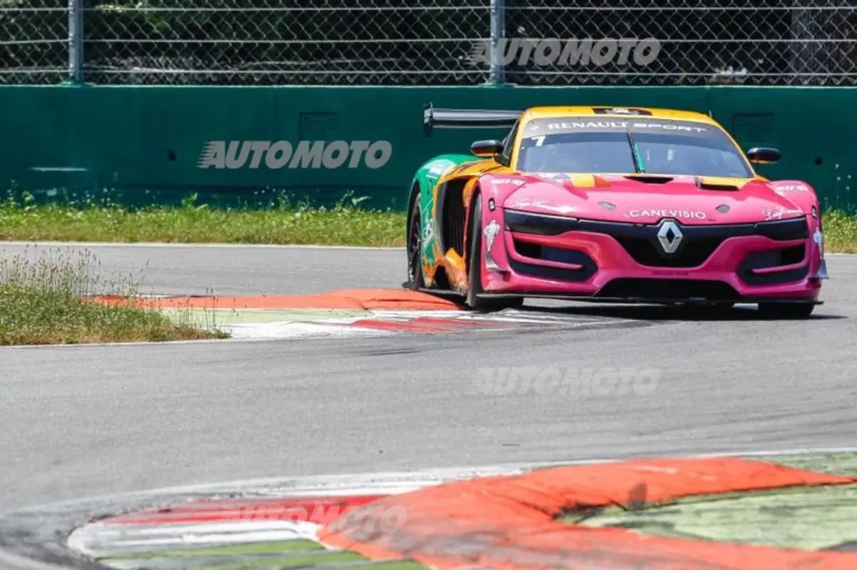 Renault R.S. 01, Filippo Zanier: «A Spa abbiamo dato 5 secondi alle GT3...» (11)