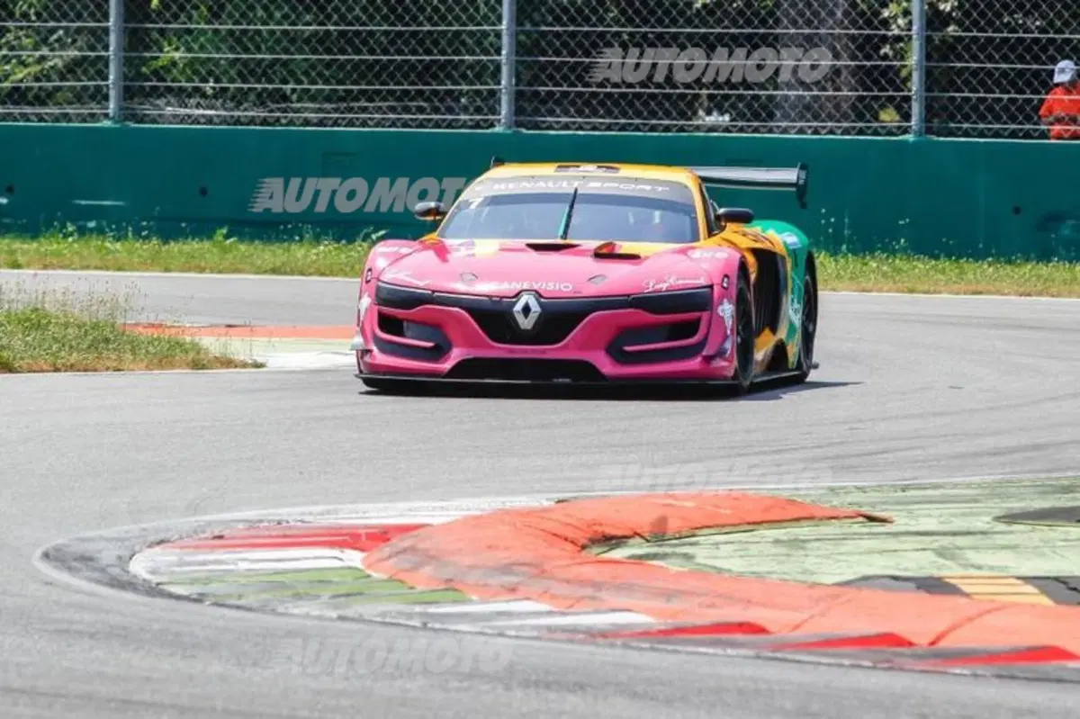Renault R.S. 01, Filippo Zanier: «A Spa abbiamo dato 5 secondi alle GT3...» (14)