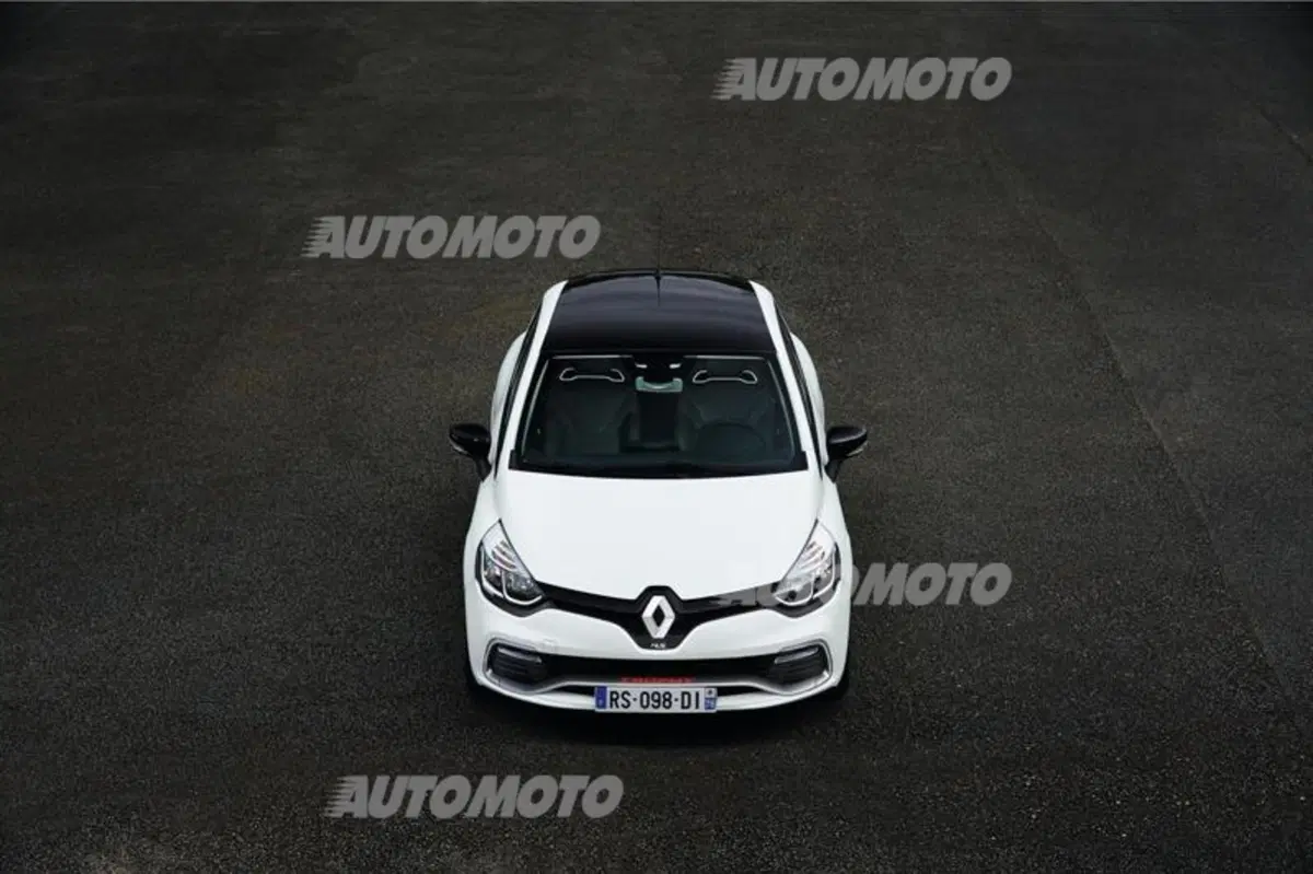 Renault Clio R.S. 220 EDC Trophy (11)