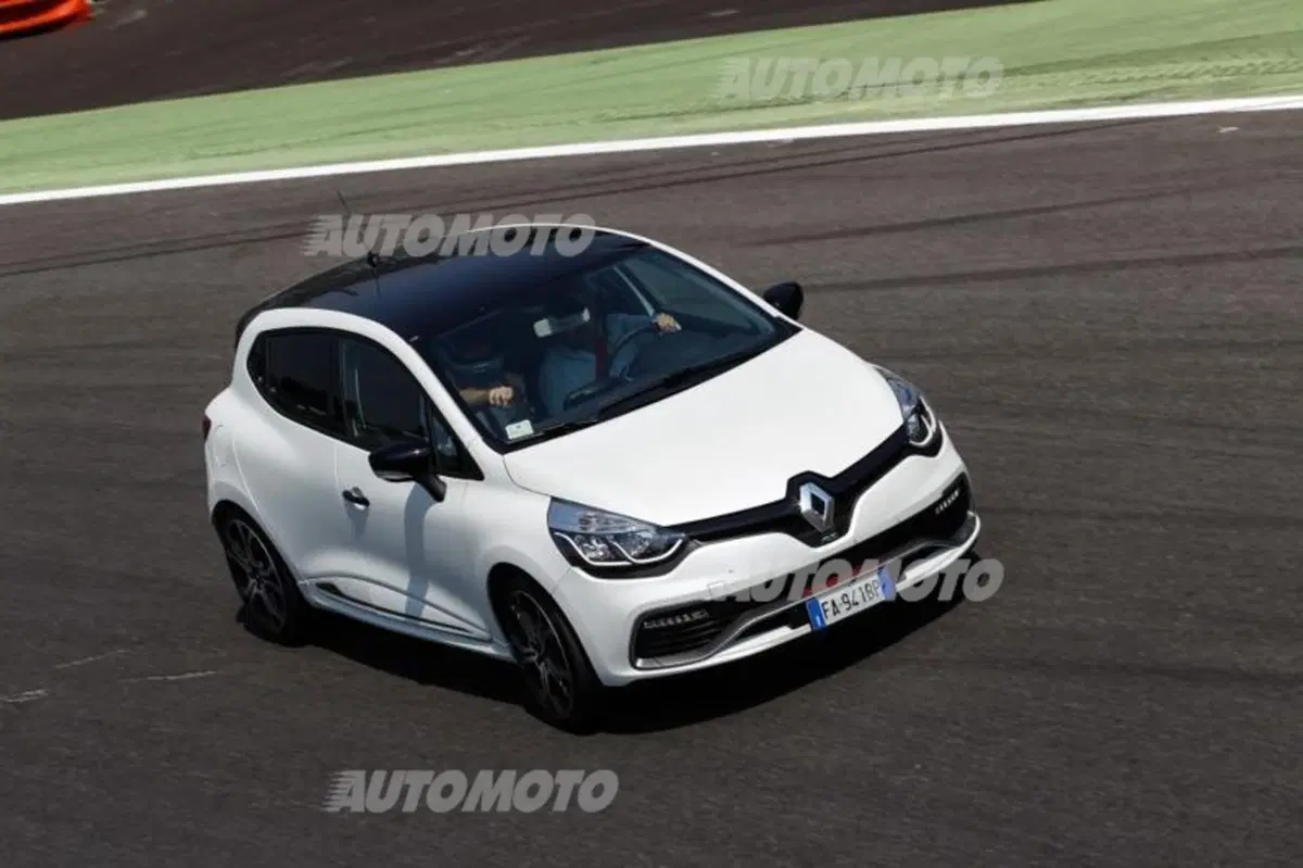 Renault Clio R.S. 220 EDC Trophy (21)