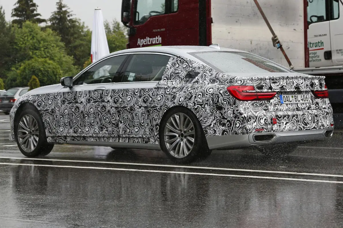 Alpina B7: ecco gli spy, con la speranza di vedere una M7 (2)
