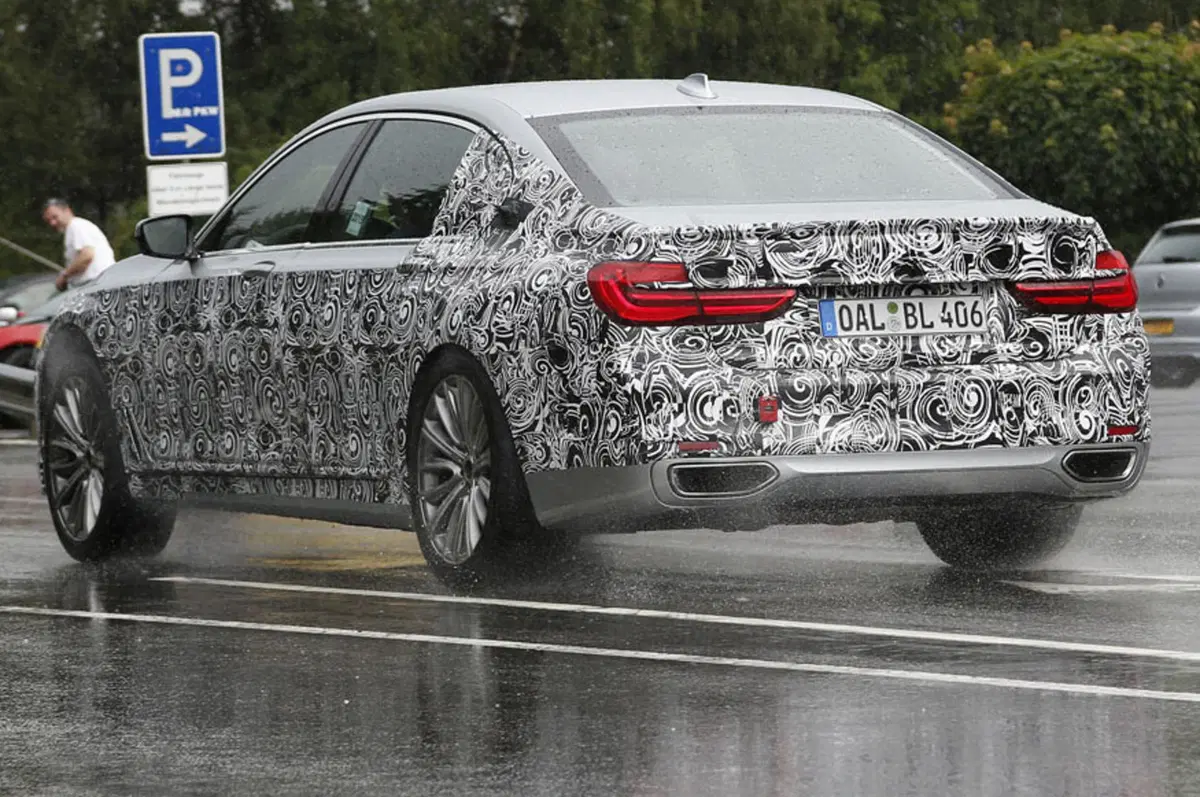 Alpina B7: ecco gli spy, con la speranza di vedere una M7 (3)