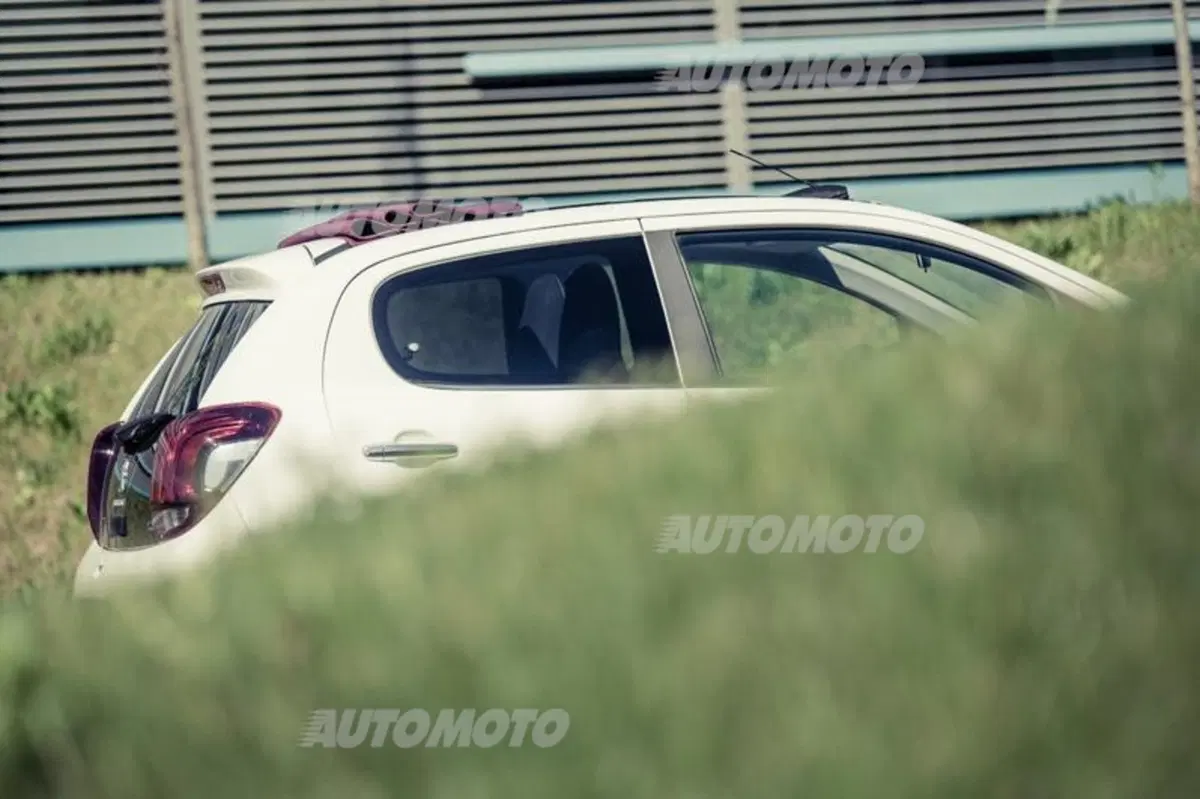 Peugeot 108 Top: praticità chic [VIDEO] (6)