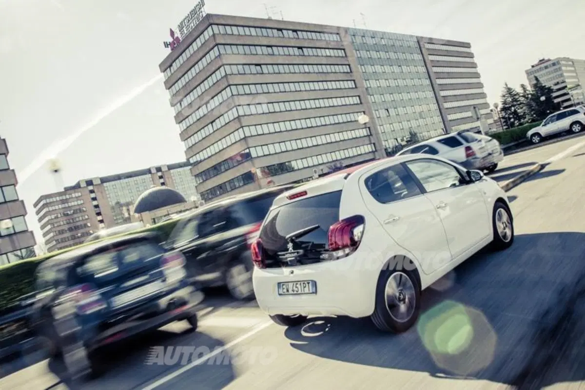 Peugeot 108 Top: praticità chic [VIDEO] (19)