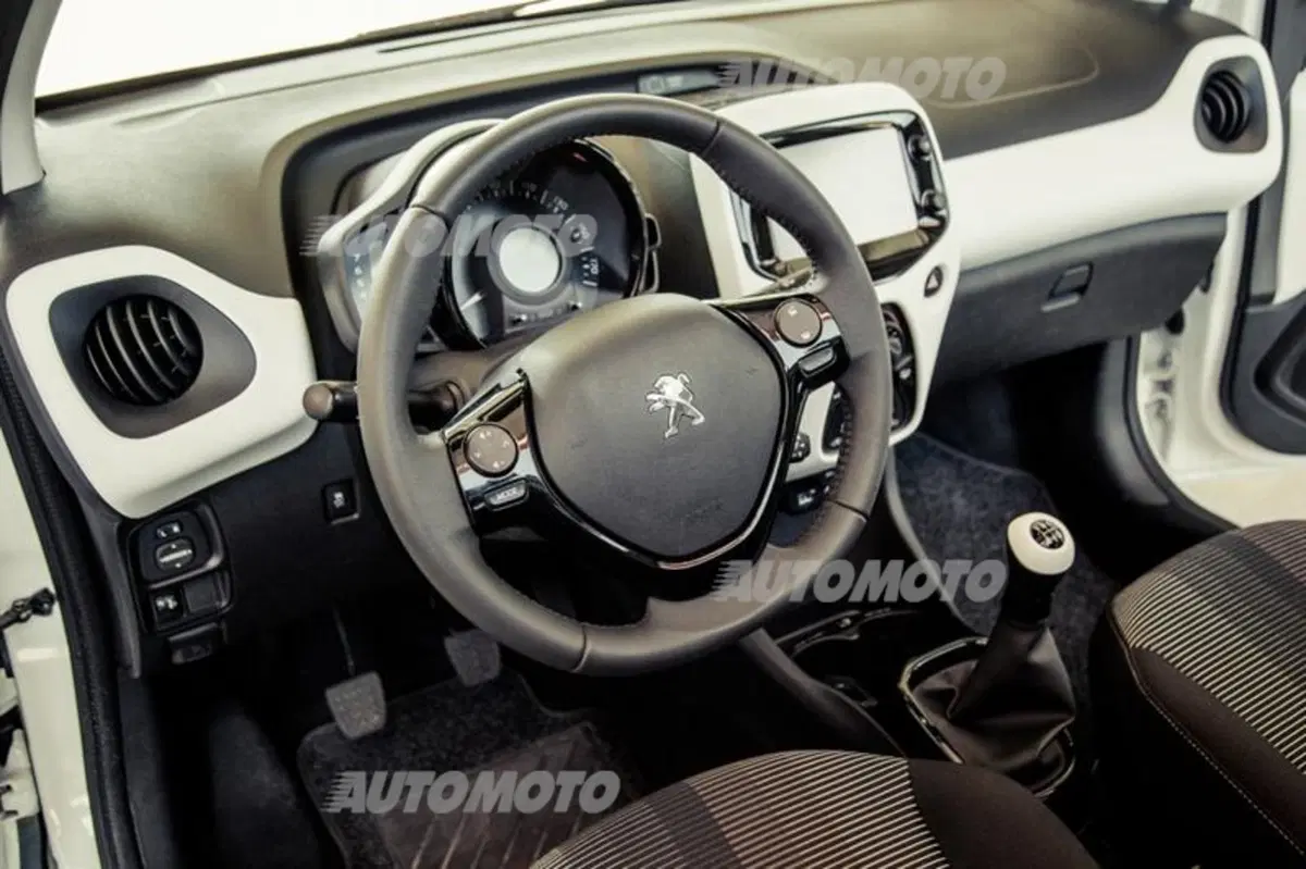 Peugeot 108 Top: praticità chic [VIDEO] (22)