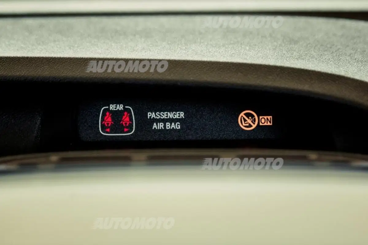 Peugeot 108 Top: praticità chic [VIDEO] (34)