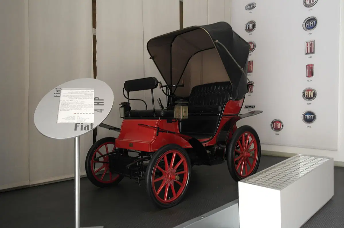 Centro Storico Fiat: auto - e non solo quelle - a Torino (27)