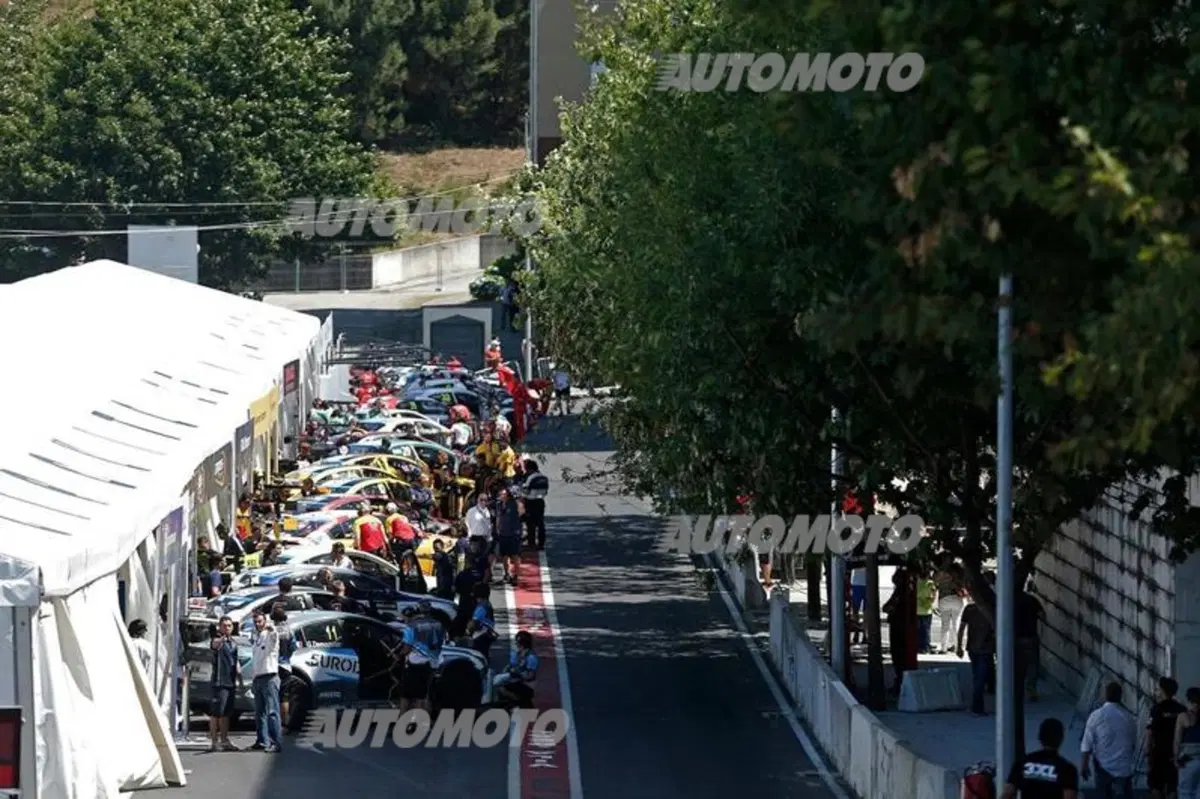 WTCC 2015, qualifiche Portogallo: pole per López (6)
