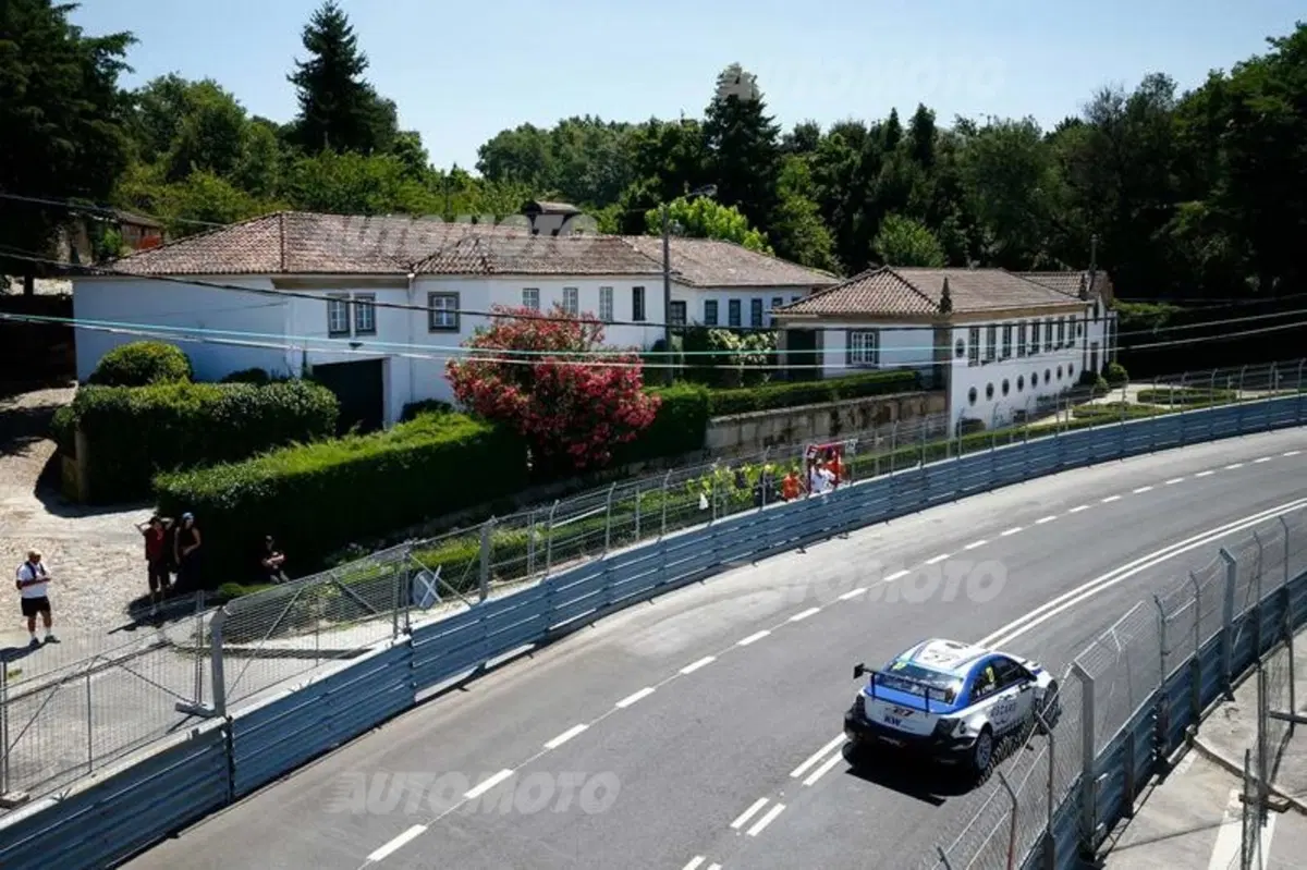 WTCC 2015, qualifiche Portogallo: pole per López (16)