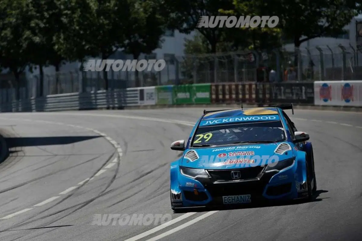 WTCC 2015, qualifiche Portogallo: pole per López (17)