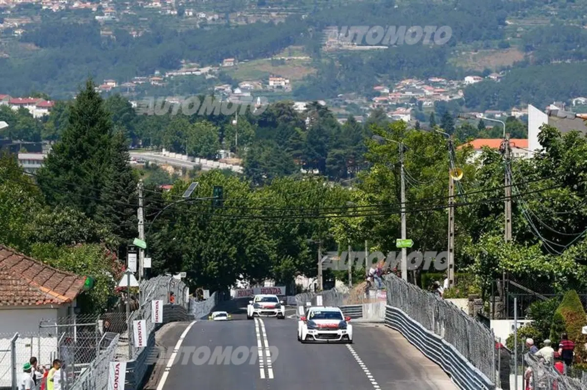 WTCC 2015, qualifiche Portogallo: pole per López (21)