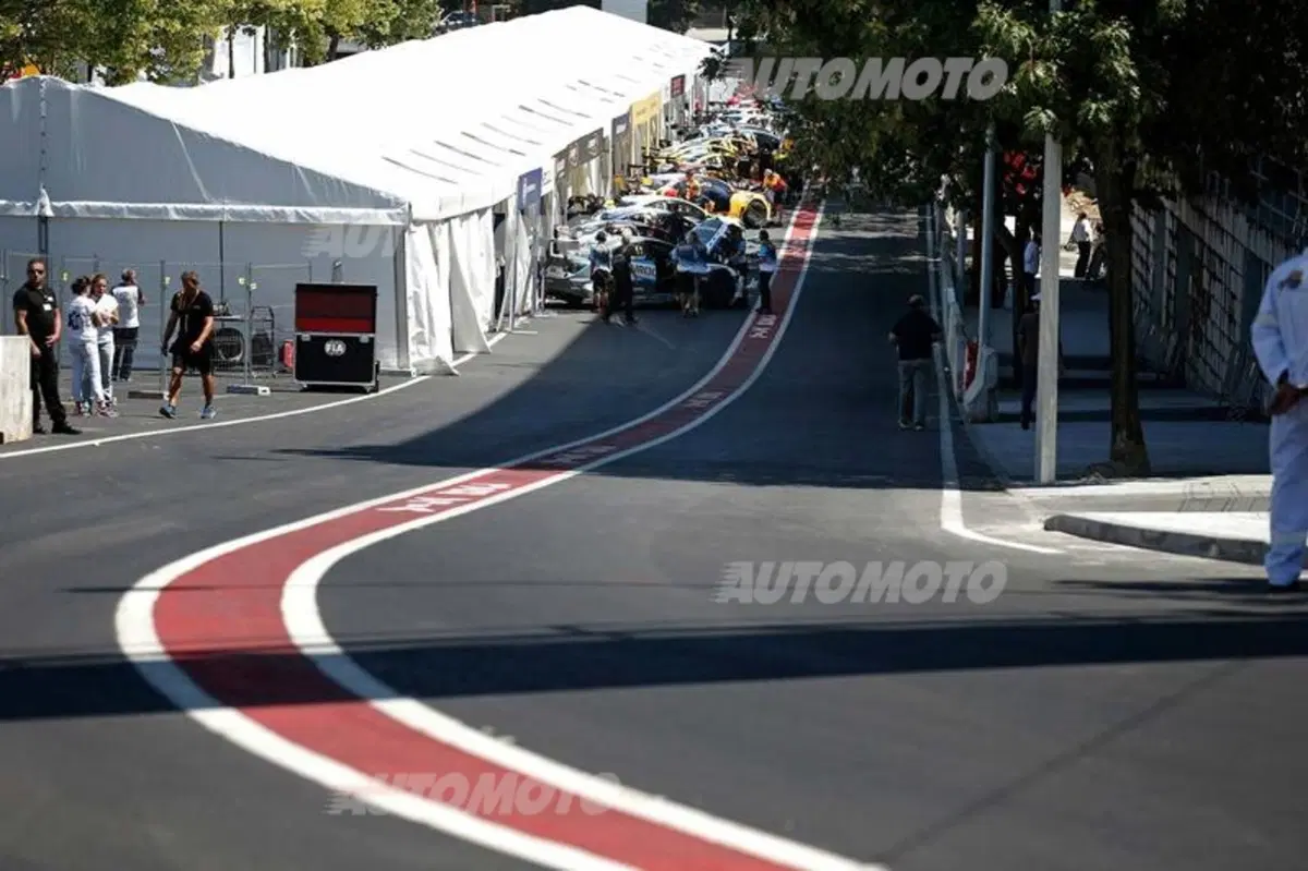 WTCC 2015, qualifiche Portogallo: pole per López (22)