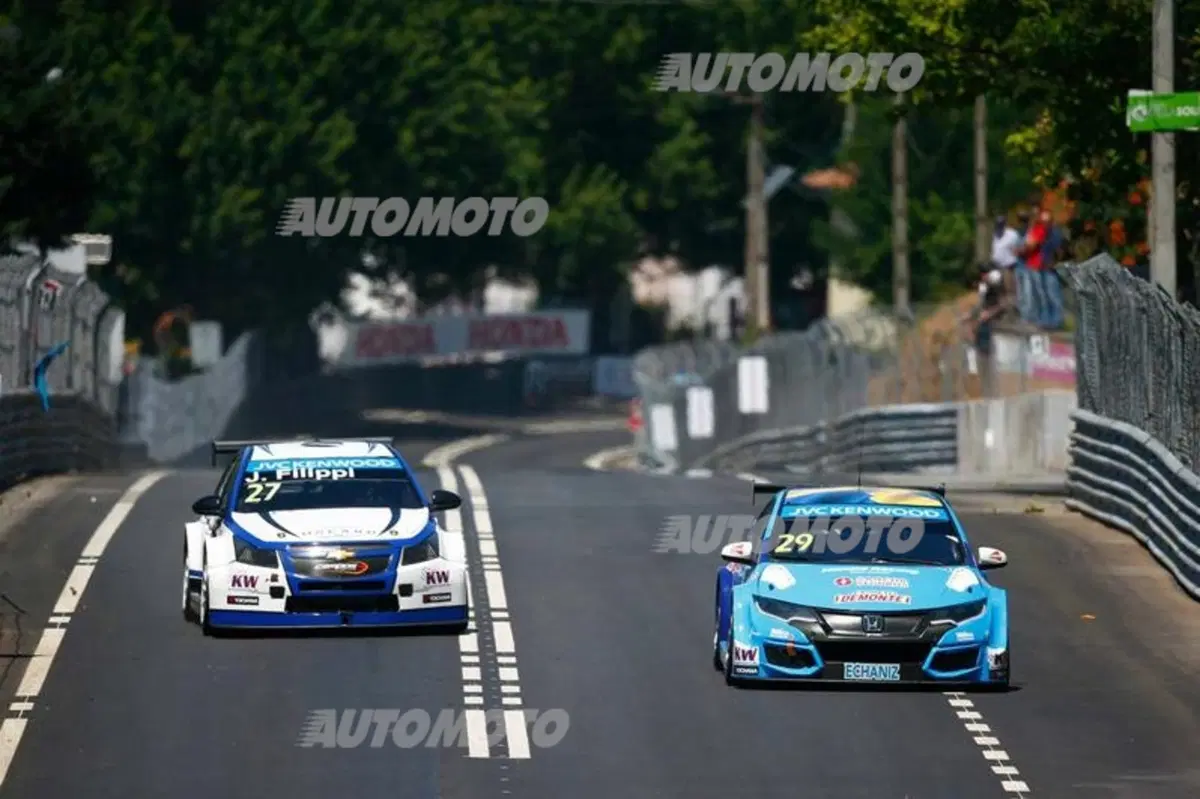 WTCC 2015, qualifiche Portogallo: pole per López (24)