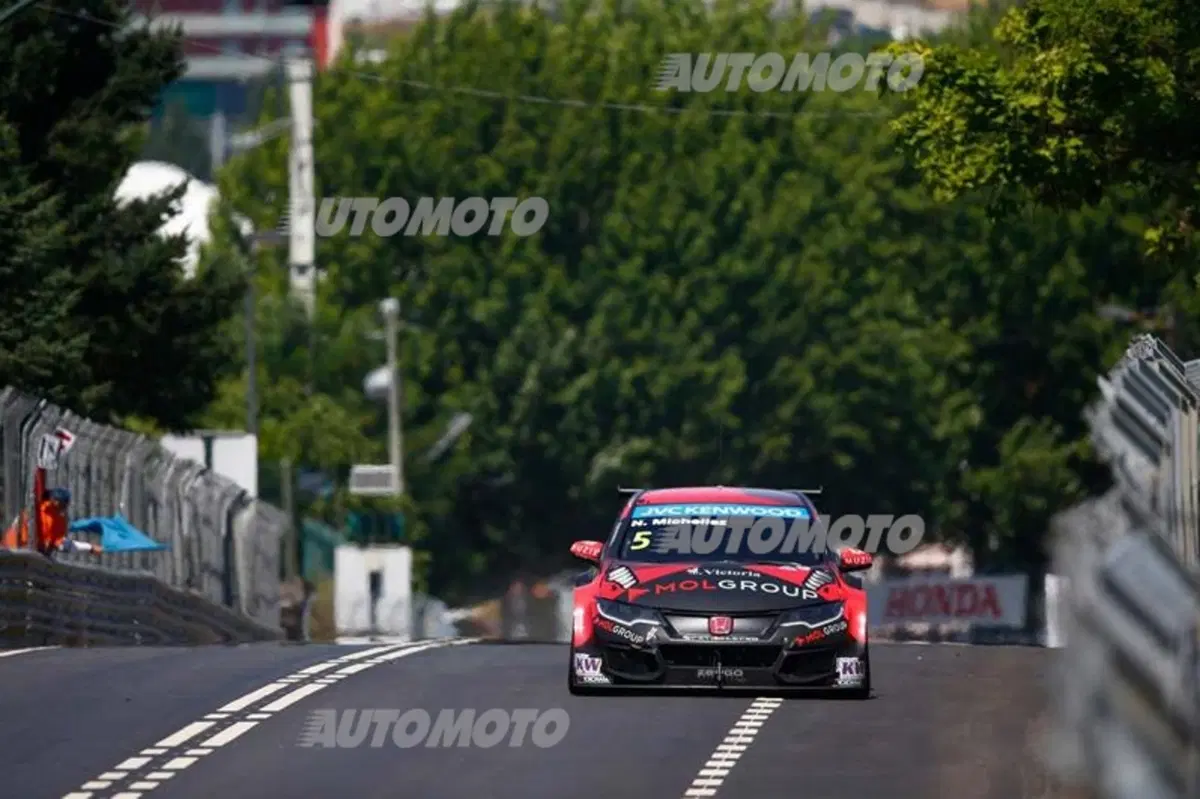 WTCC 2015, qualifiche Portogallo: pole per López (27)