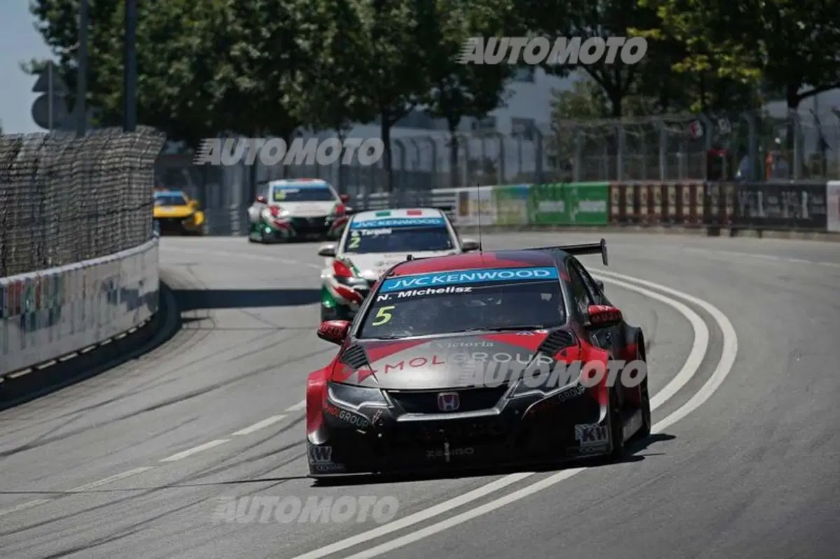 WTCC 2015, qualifiche Portogallo: pole per López (30)