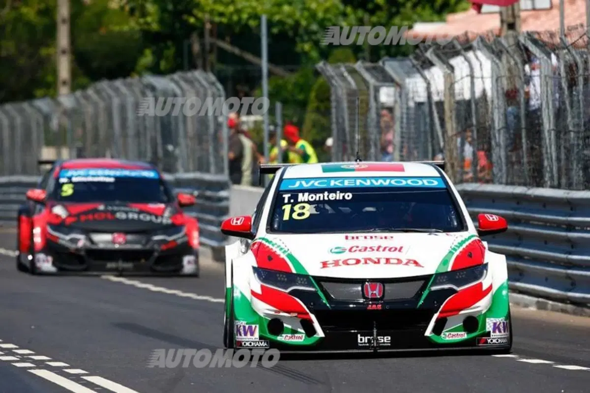 WTCC 2015, qualifiche Portogallo: pole per López (33)