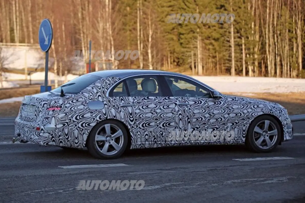 Nuova Mercedes Classe E, sarà anche a guida autonoma (4)