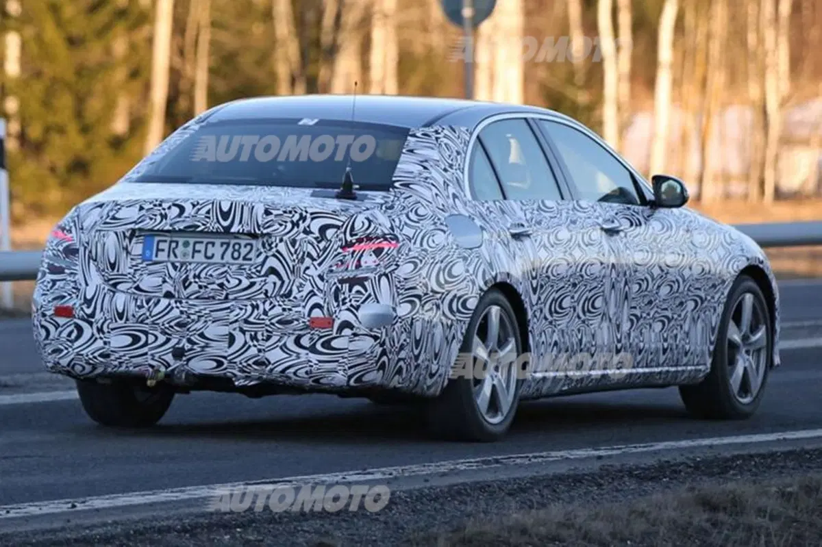 Nuova Mercedes Classe E, sarà anche a guida autonoma (5)