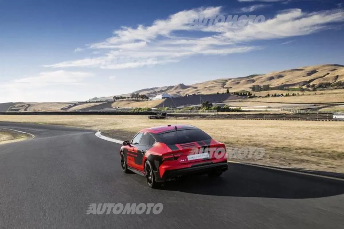 Audi RS 7 Sportback a guida autonoma, in pista va meglio di un vero pilota (5)