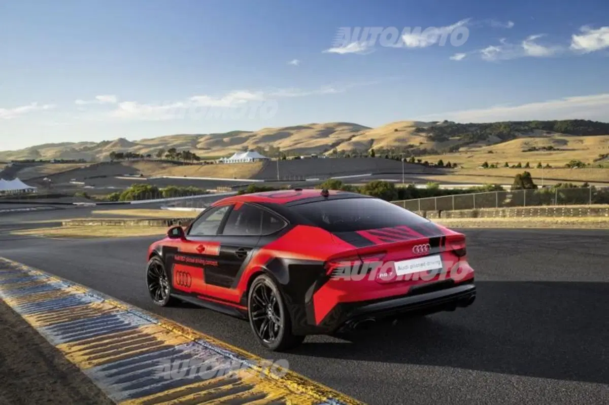Audi RS 7 Sportback a guida autonoma, in pista va meglio di un vero pilota (7)