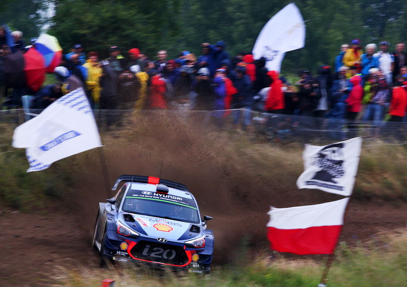 WRC17 Polonia, Day 1. Neuville (Hyundai) nella Tempesta