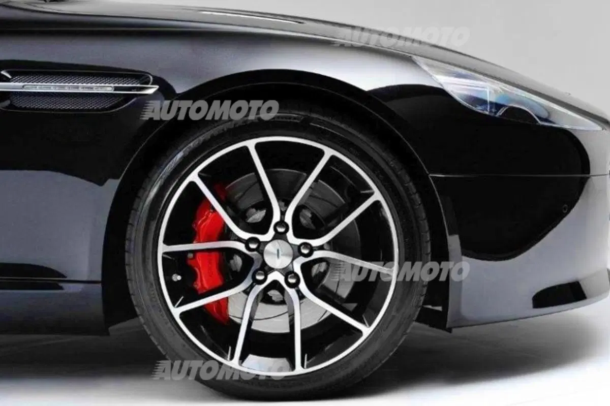 Ecco l’esclusiva Aston Martin Rapide “Champagne” (15)