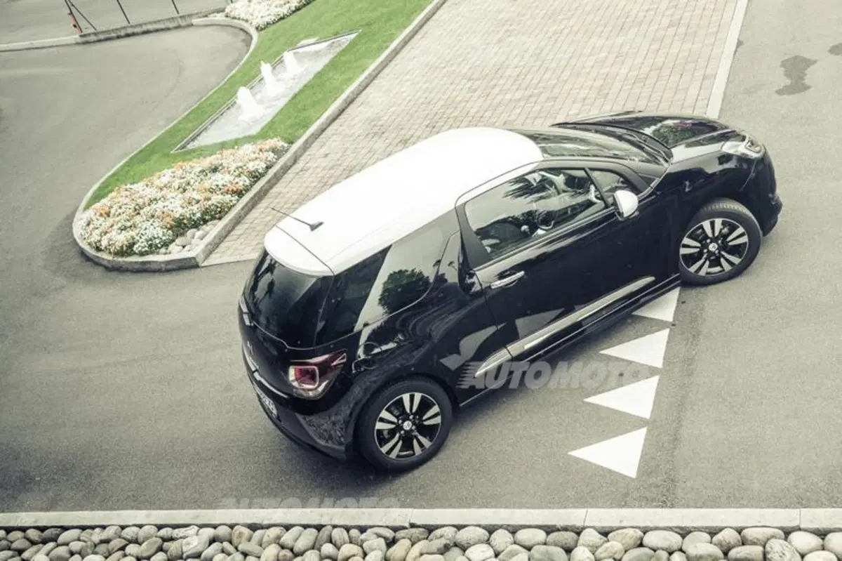 DS3 1.2 Pure Tech 110 cv So Chic [VIDEO] (18)