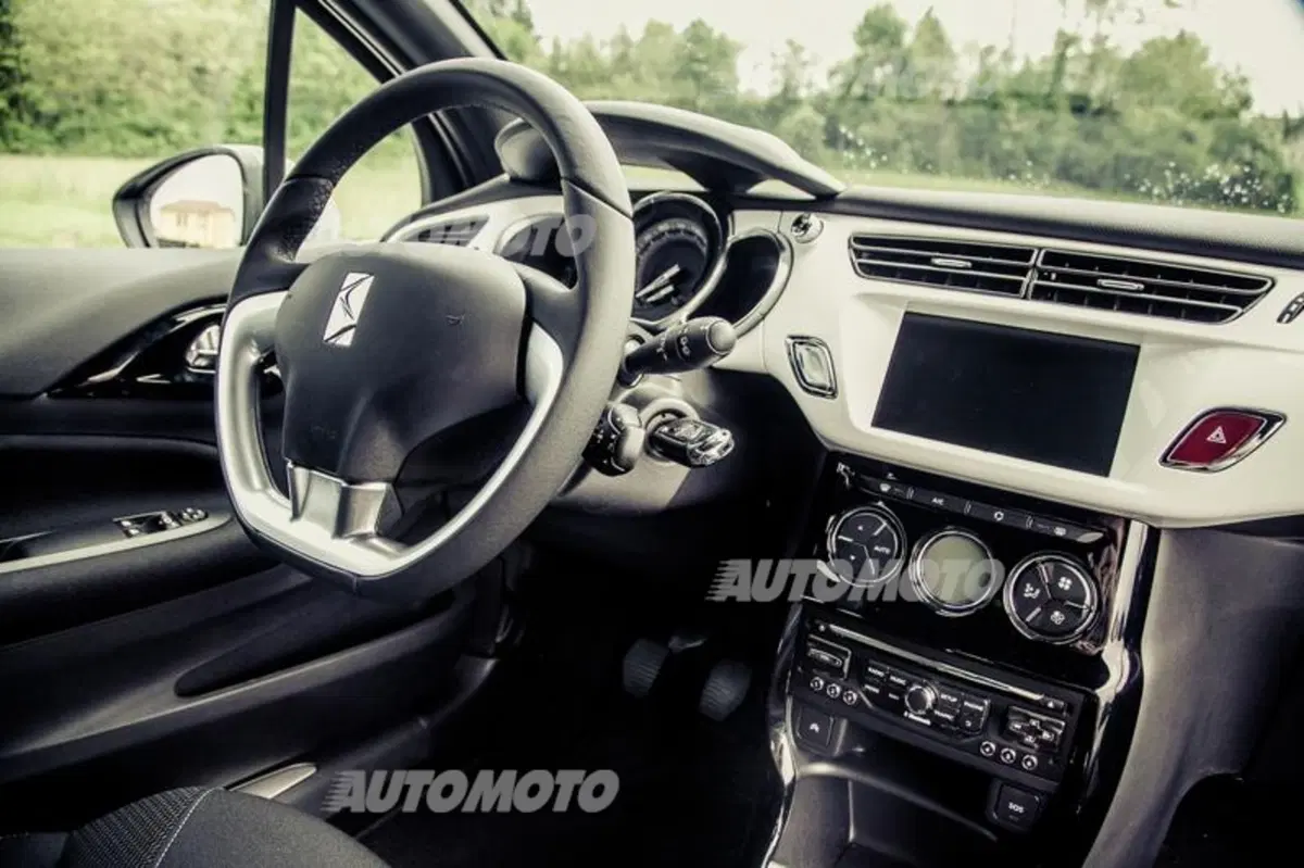 DS3 1.2 Pure Tech 110 cv So Chic [VIDEO] (21)