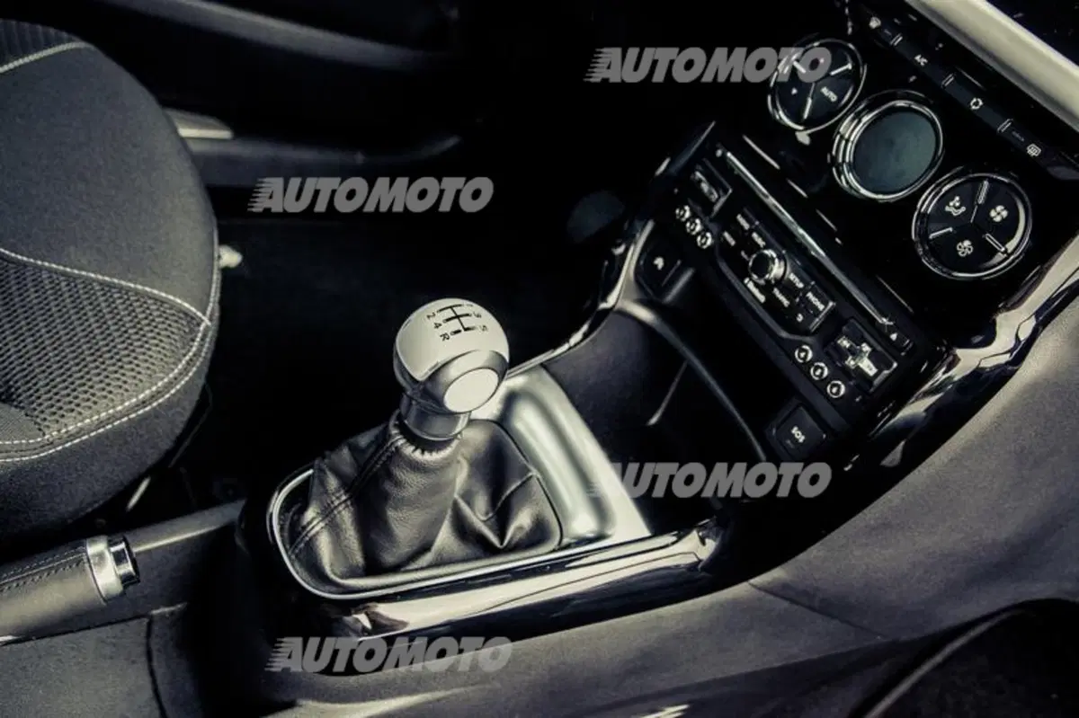 DS3 1.2 Pure Tech 110 cv So Chic [VIDEO] (22)